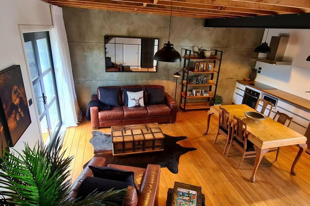 Apartment 3 - Haddin Court - Industrial Glam بلينهايم المظهر الخارجي الصورة